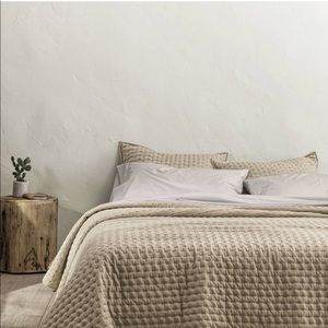 Casaluna full/queen cashmere blend quilt-dark sand